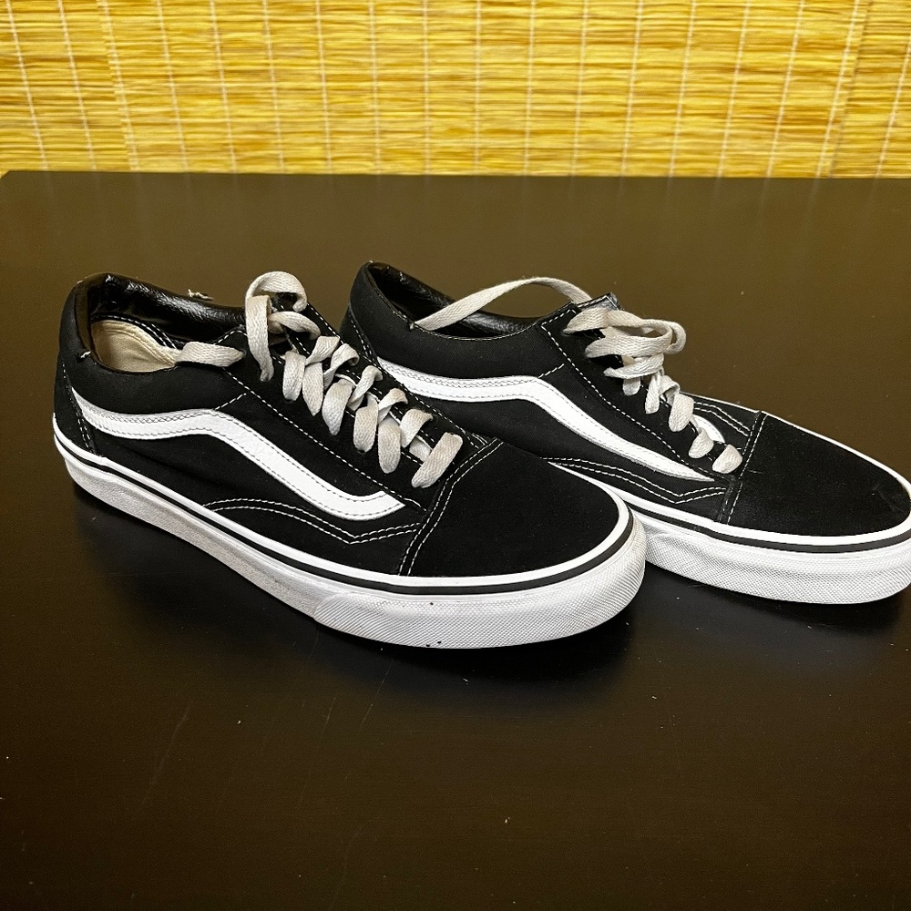 Unisex Black and white Old Skool Vans